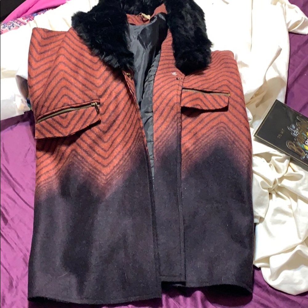 Vest - Picture 3 of 3